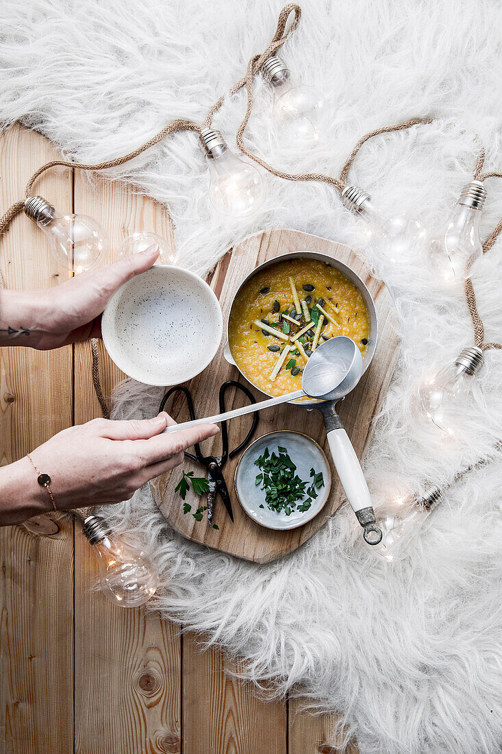 Winterliche Karottensuppe mit Kürbis