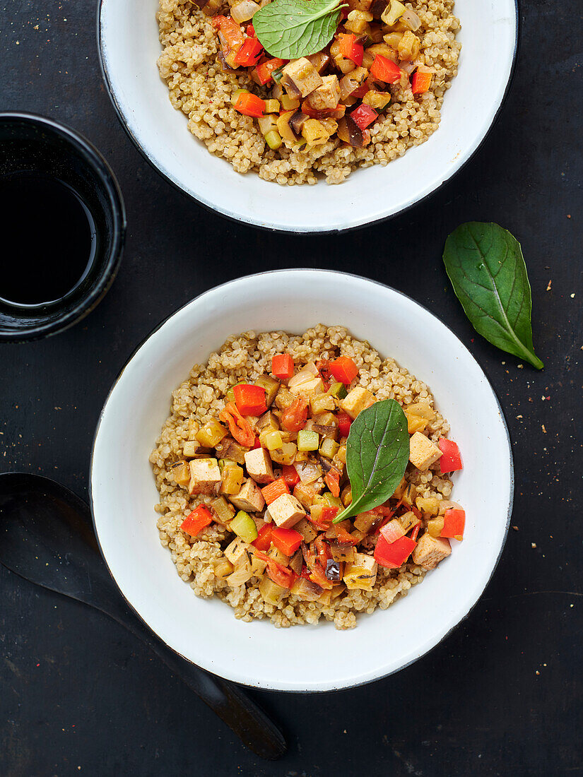 Quinoa bowl with ratatouille and tofu