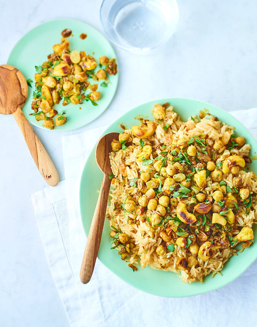 Rice with chickpeas and cashew nuts