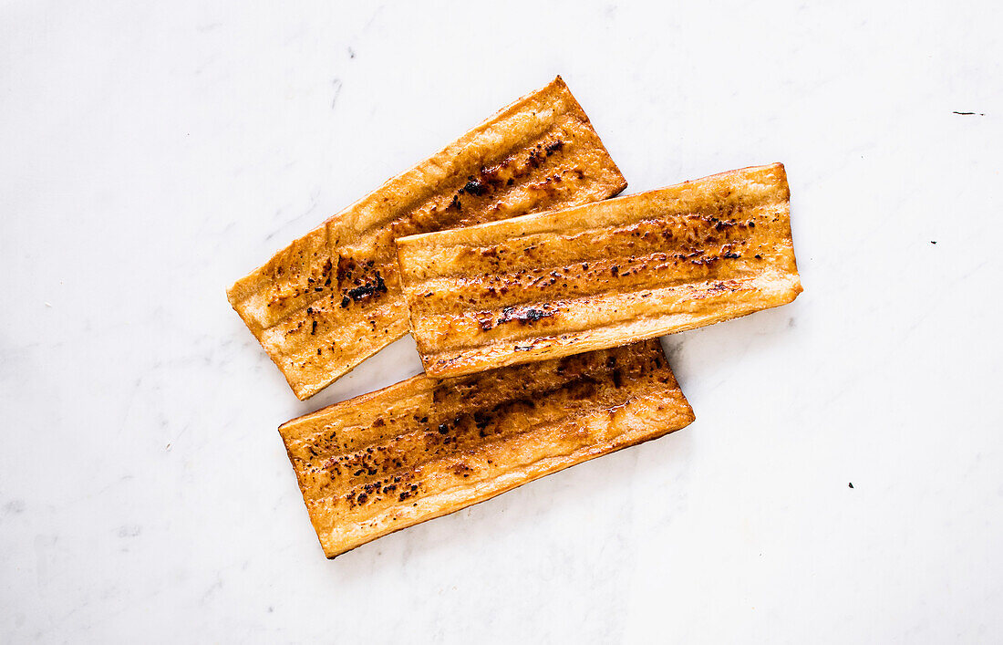 Puff pastry sheets for giant mille-feuille