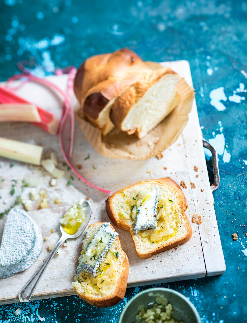 Brioche bread with rhubarb compote and goat cheese