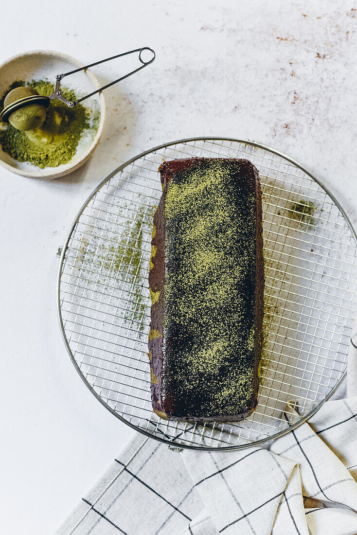 Matcha cake with chocolate