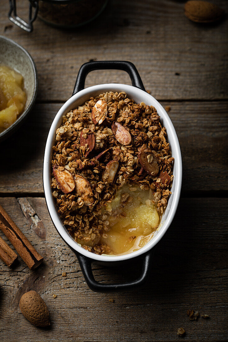 Apple crumble with oat flakes and almonds