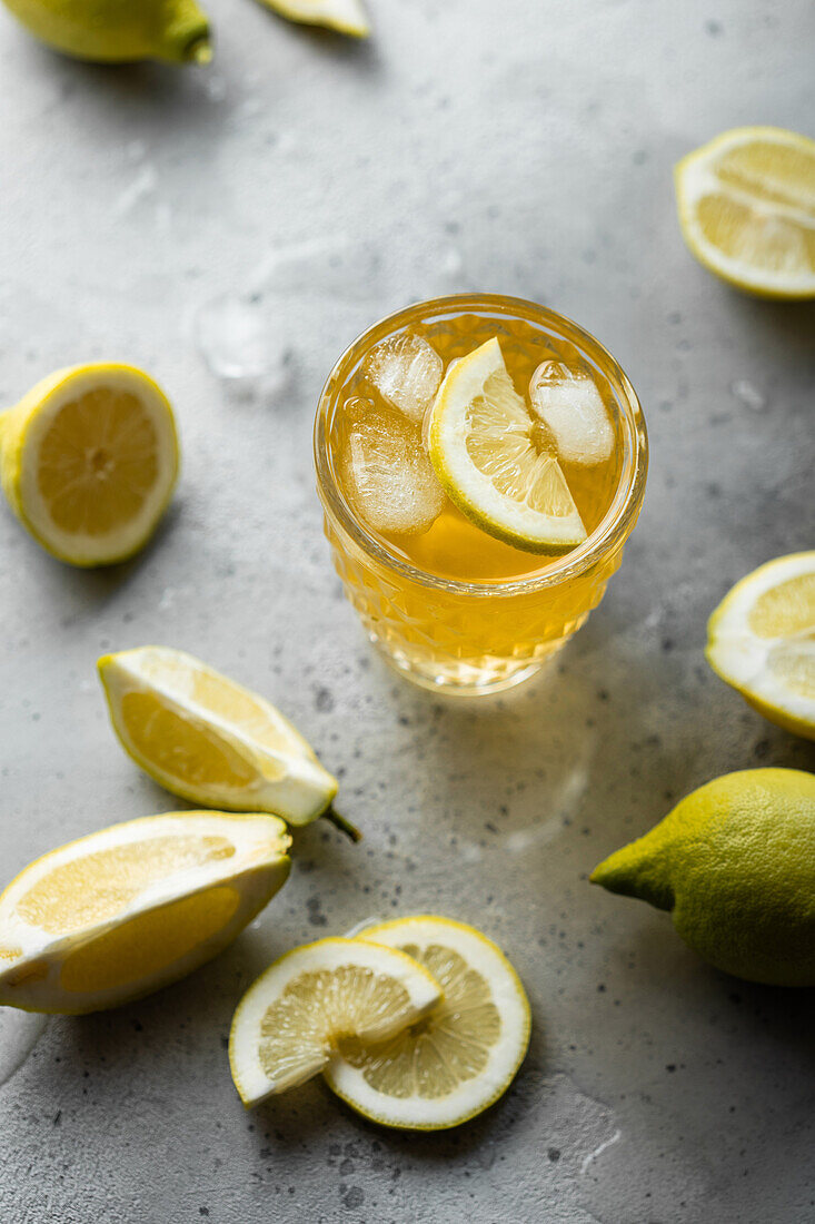 Kombucha mit Zitrone