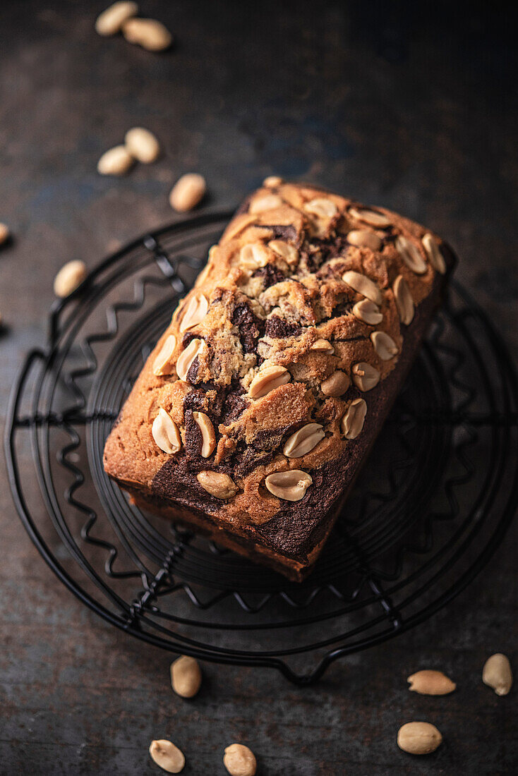 Marmorkuchen mit Schokolade und Erdnüssen