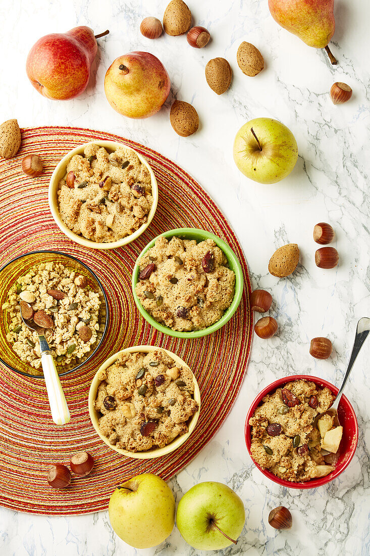 Knuspermüsli mit Haselnüssen und Mandeln