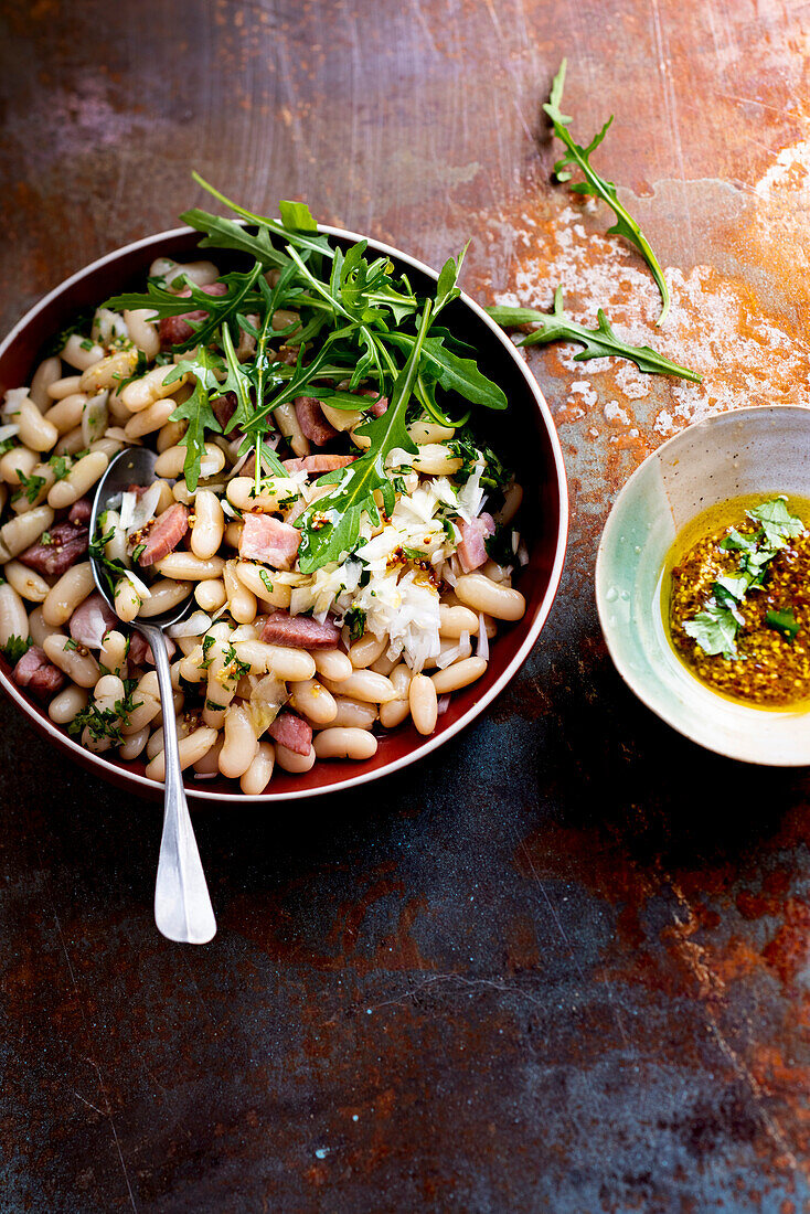 Salat mit Mogette-Bohnen, Vendee-Schinken und Senf-Vinaigrette