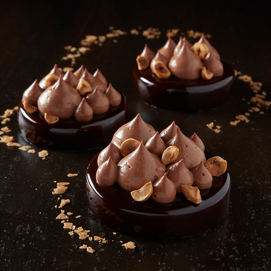 Mini mirror cakes with chocolate mousse