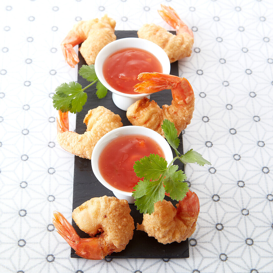 Fried shrimp with sweet and sour sauce