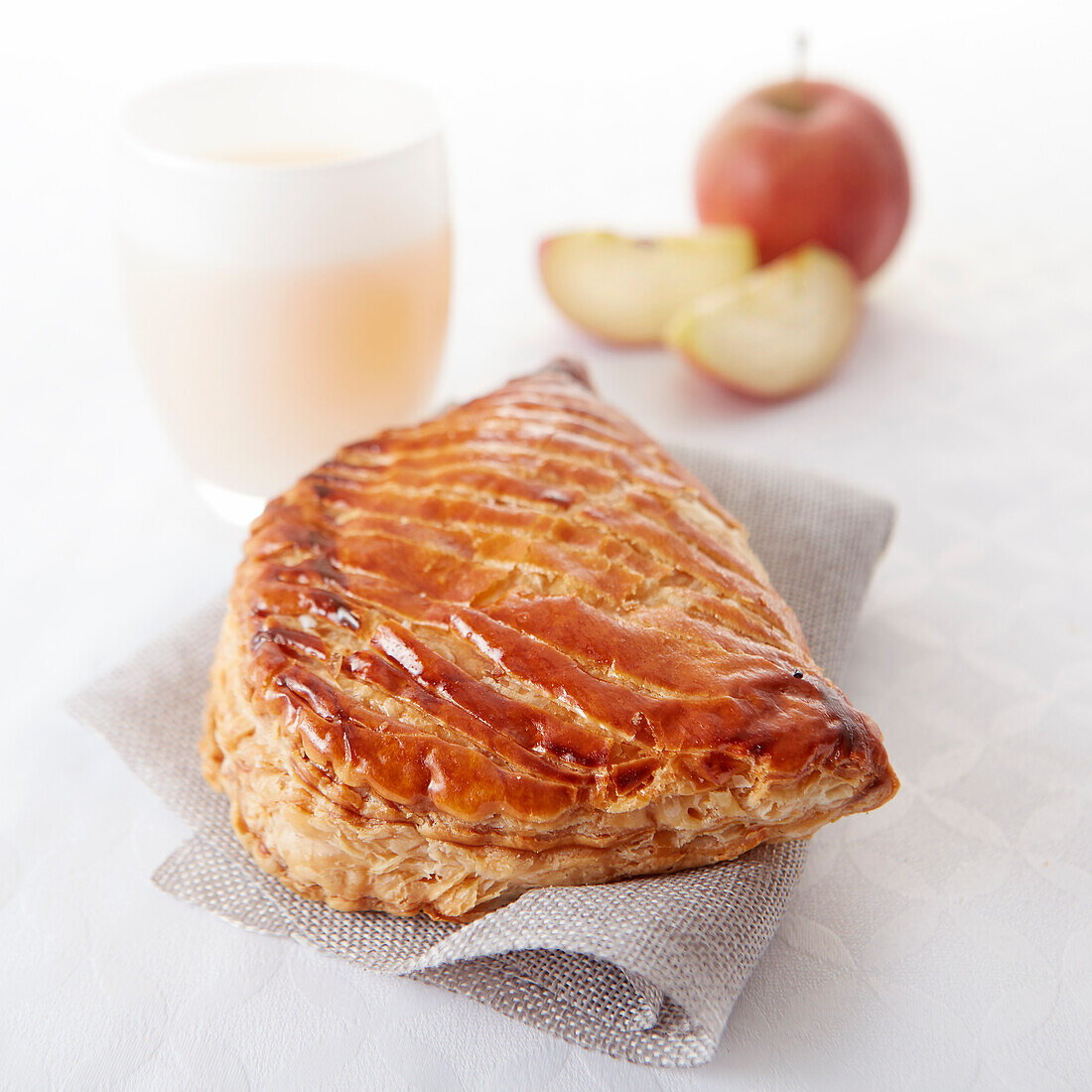 Chaussons aux pommes (apple turnover, France)