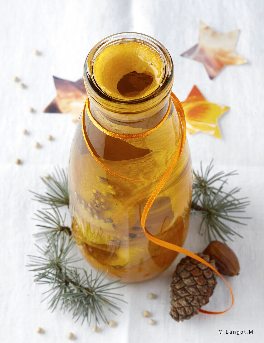Öl aromatisiert mit Orangenschale