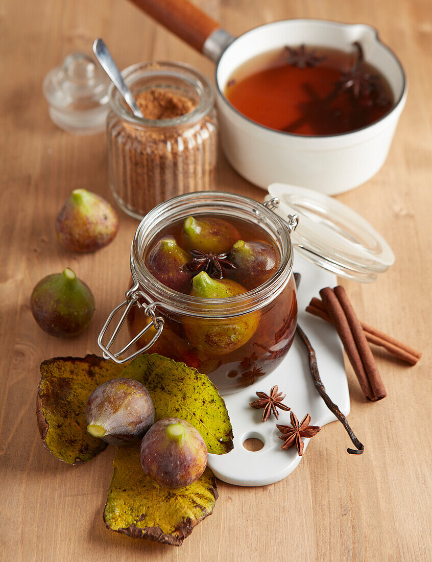 Figs in syrup with spices