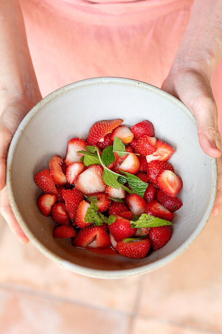 Strawberry salad with mint and balsamic vinegar