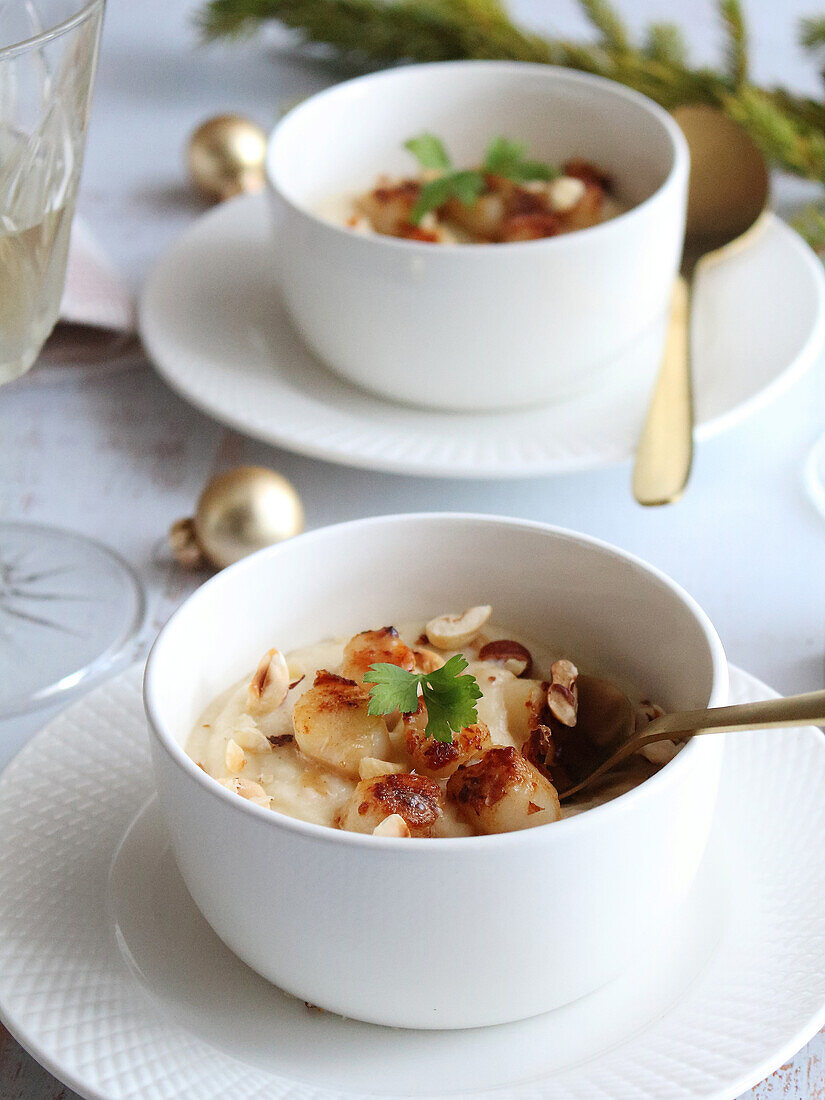 Grilled scallops with mashed celery and hazelnuts for Christmas