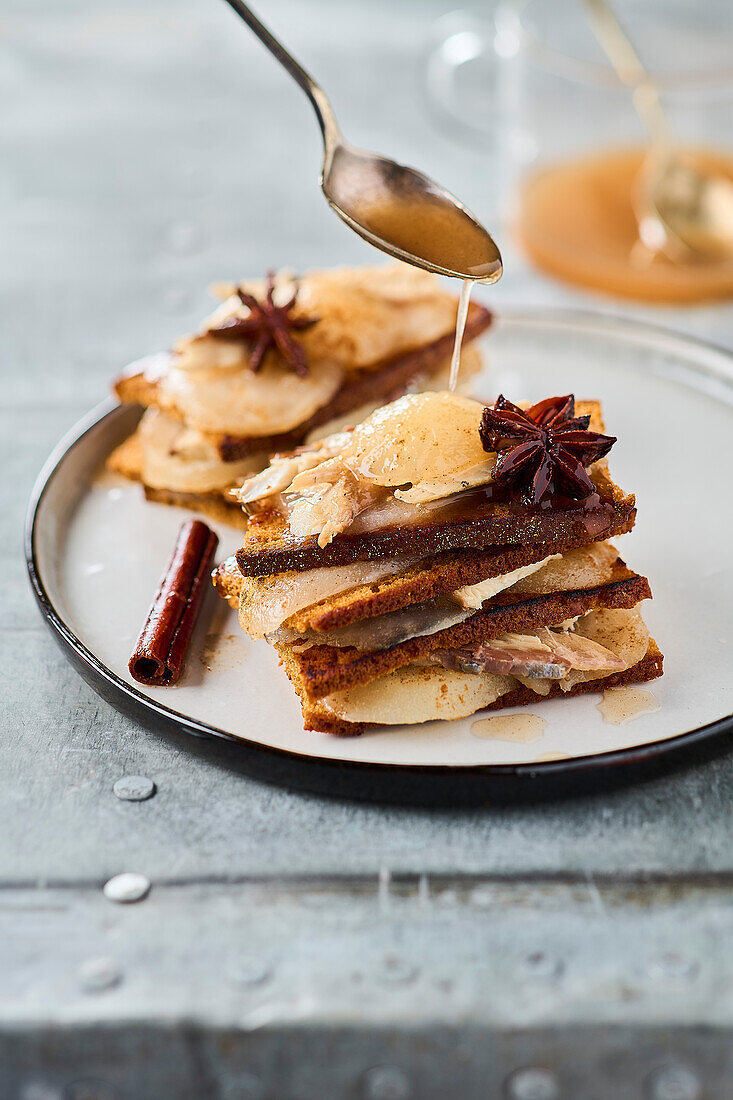 Mackerel mille-feuille with gingerbread, poached pears and spices