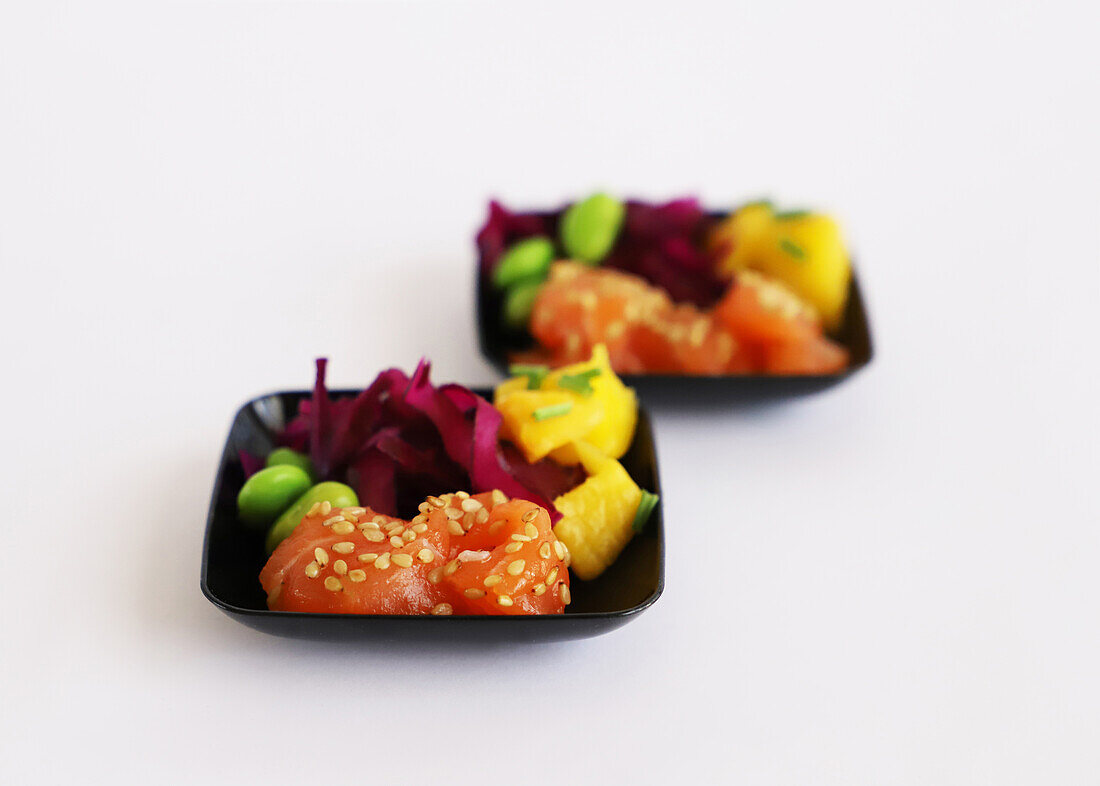 Mini salads with salmon as aperitifs