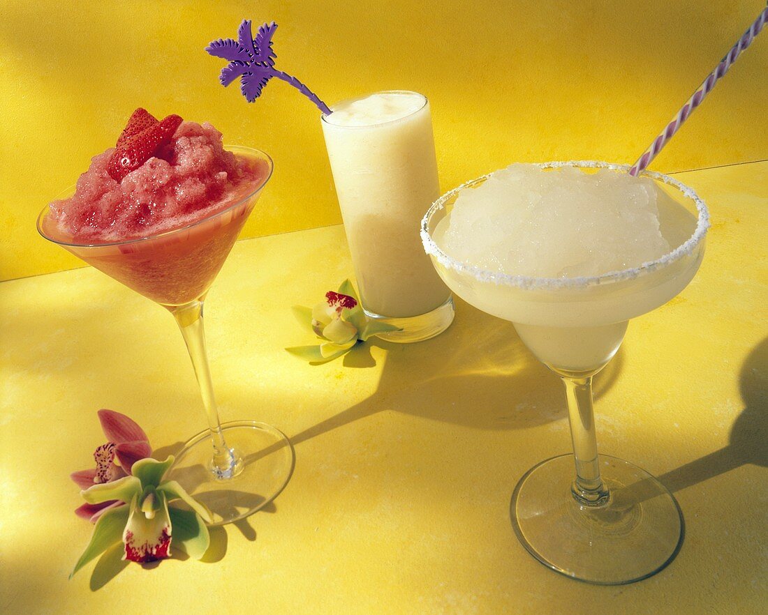 Frozen Margarita, Erdbeersorbet und tropischer Cocktail