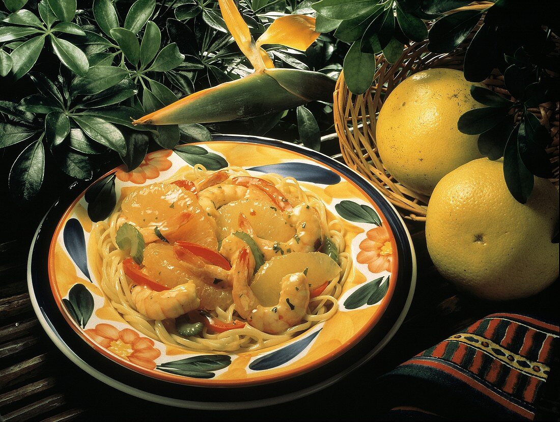 Garnelen mit Zitrusfrüchten auf Spaghetti