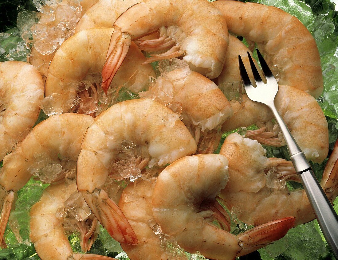 Shrimp on Lettuce with Crushed Ice; Fork