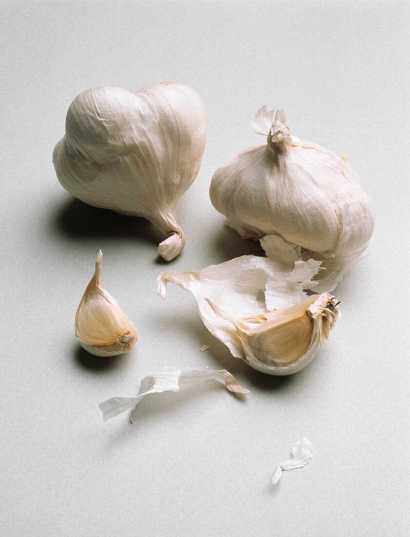 Whole Garlic Bulbs and Cloves