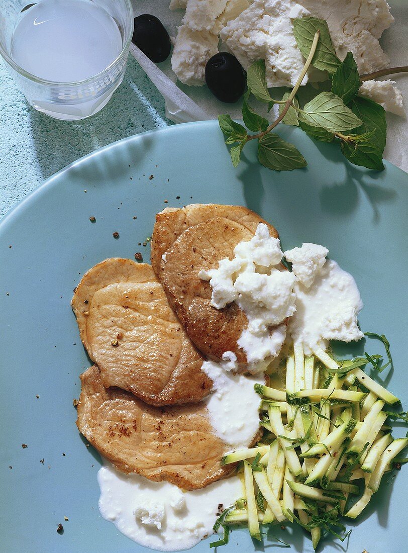 Griechisches Schnitzel mit Schafskäse