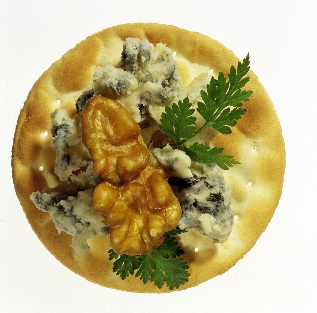 Cracker with Blue Cheese and Walnut