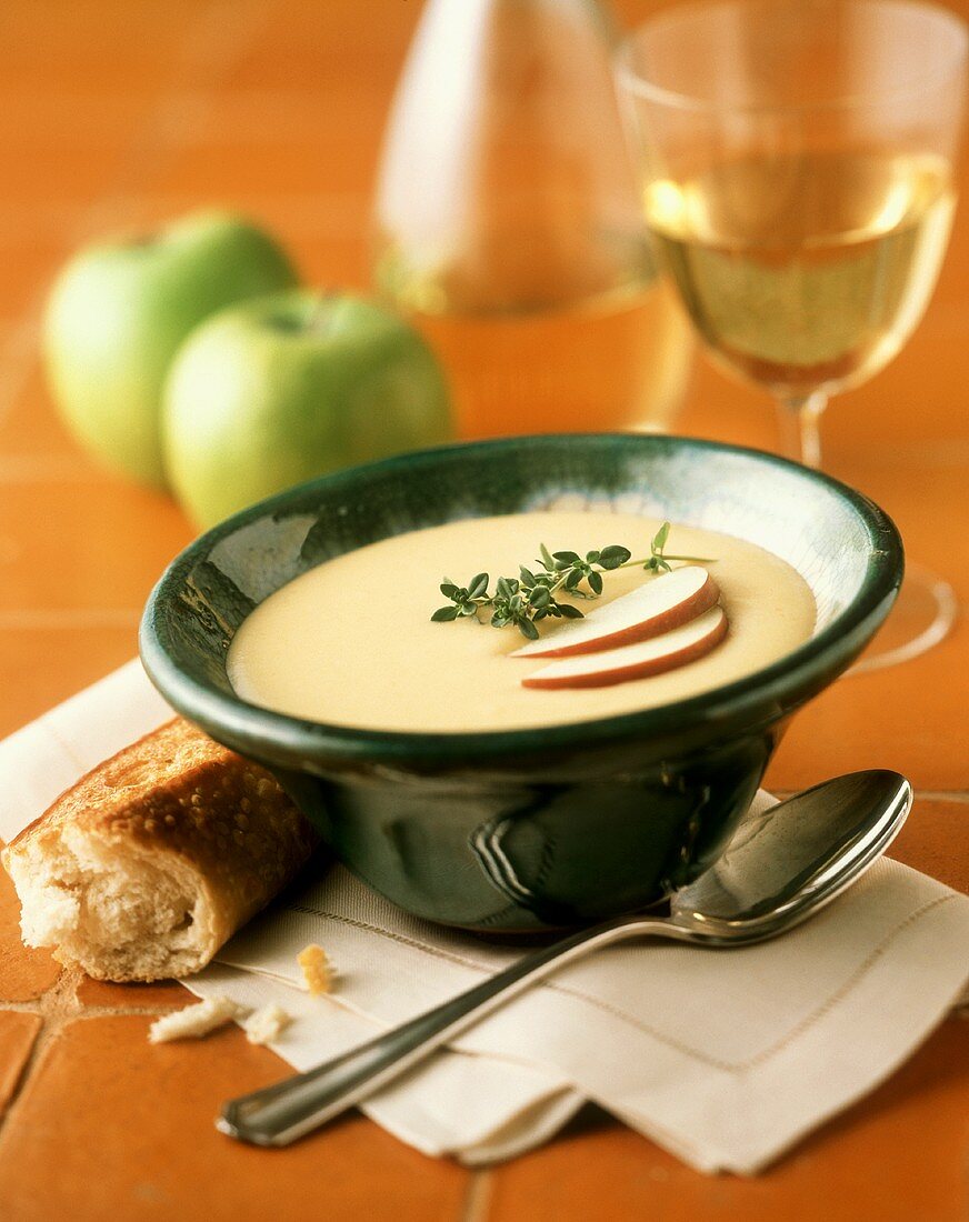 Apple Cheddar soup with baguette; white wine