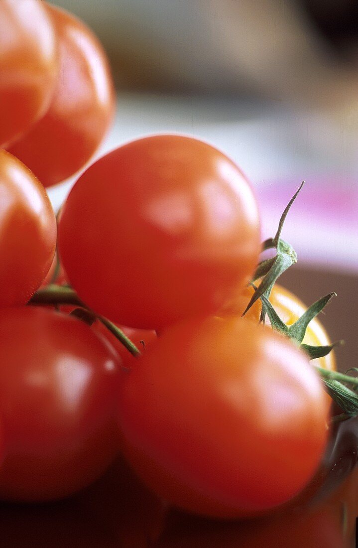 Tomaten aufeinandergelegt