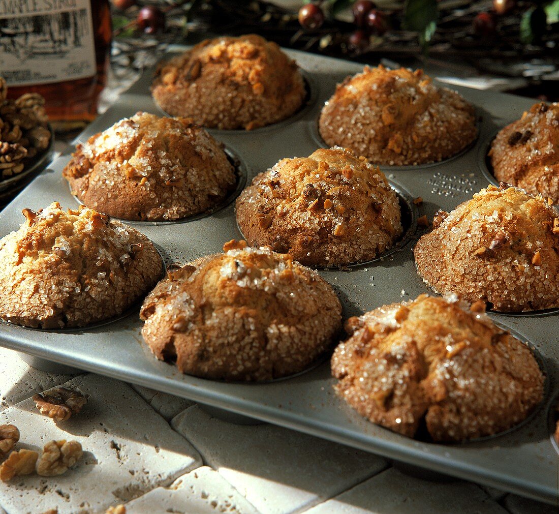 Honig-Walnuss-Muffins im Muffinblech