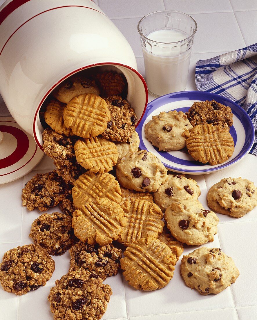 Assorted Cookies: Oatmeal Raisin, Peanut Butter and Chocolate Chip"