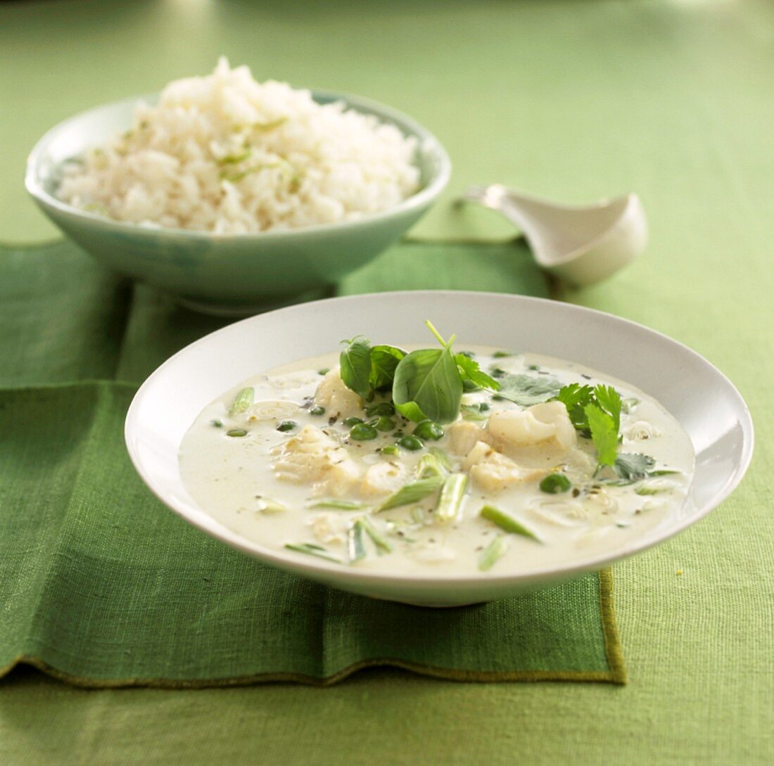 Kokosnuss-Fisch-Curry mit Reis