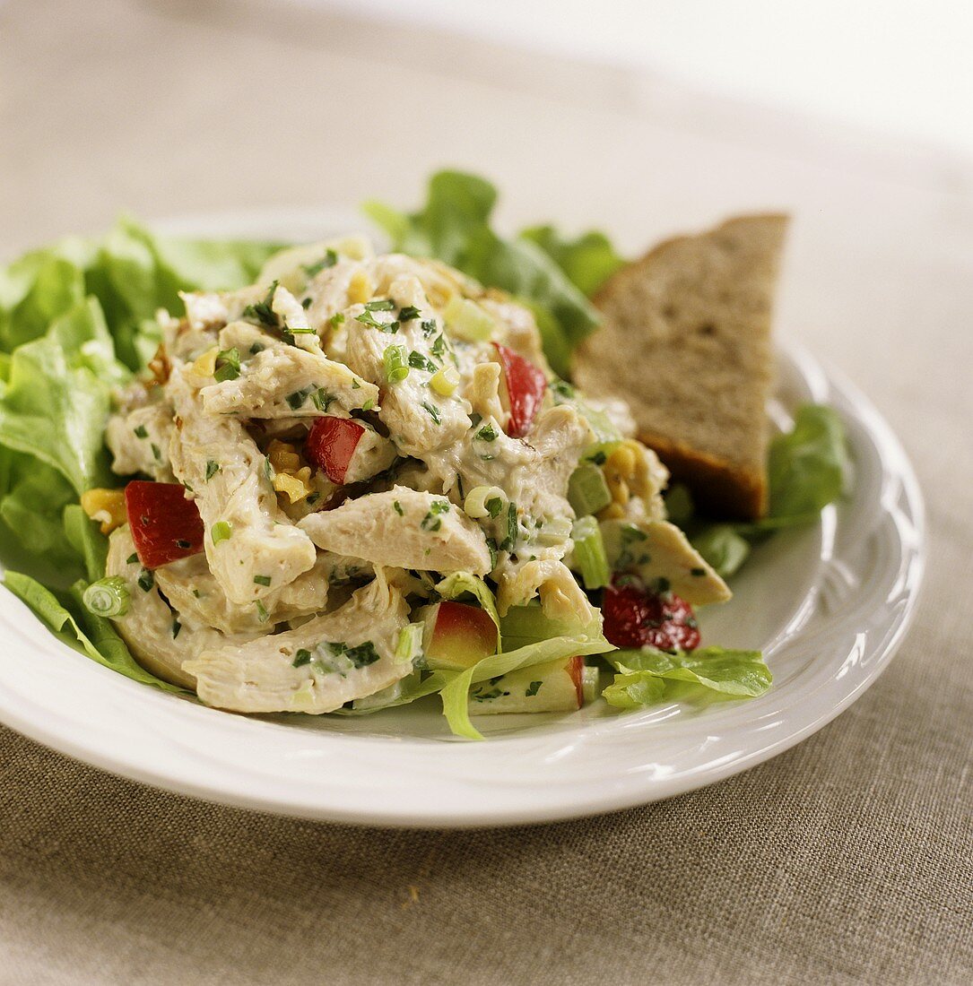 Hähnchensalat mit Apfel und Staudensellerie