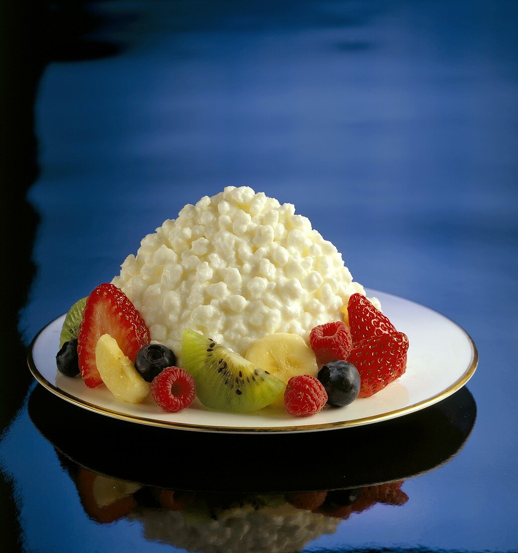 Cottage Cheese with Fruits and Berries