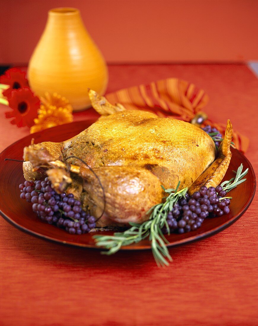Roast chicken with red grapes