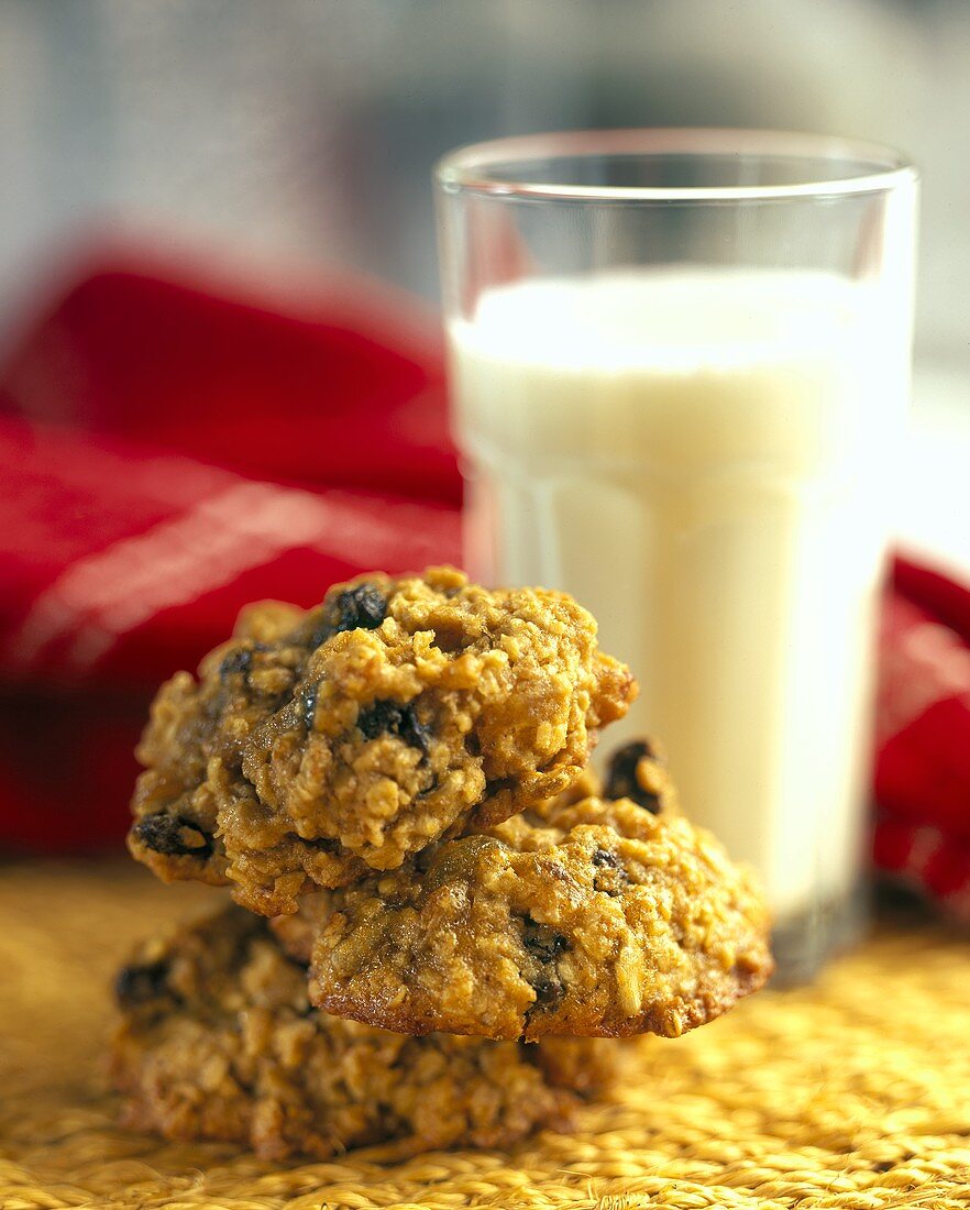 Raisin biscuits and glass of milk