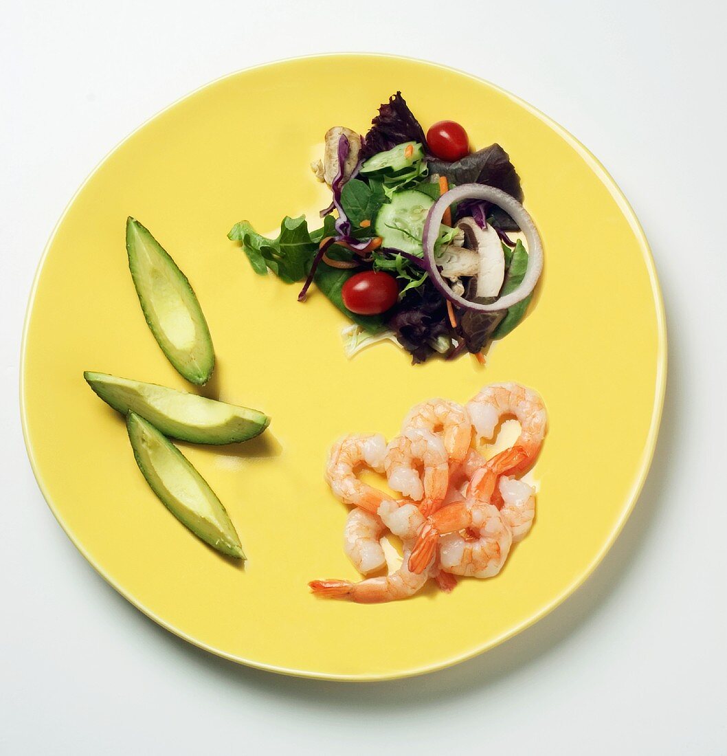 South Beach Diet: Salad, Avocado and Shrimp