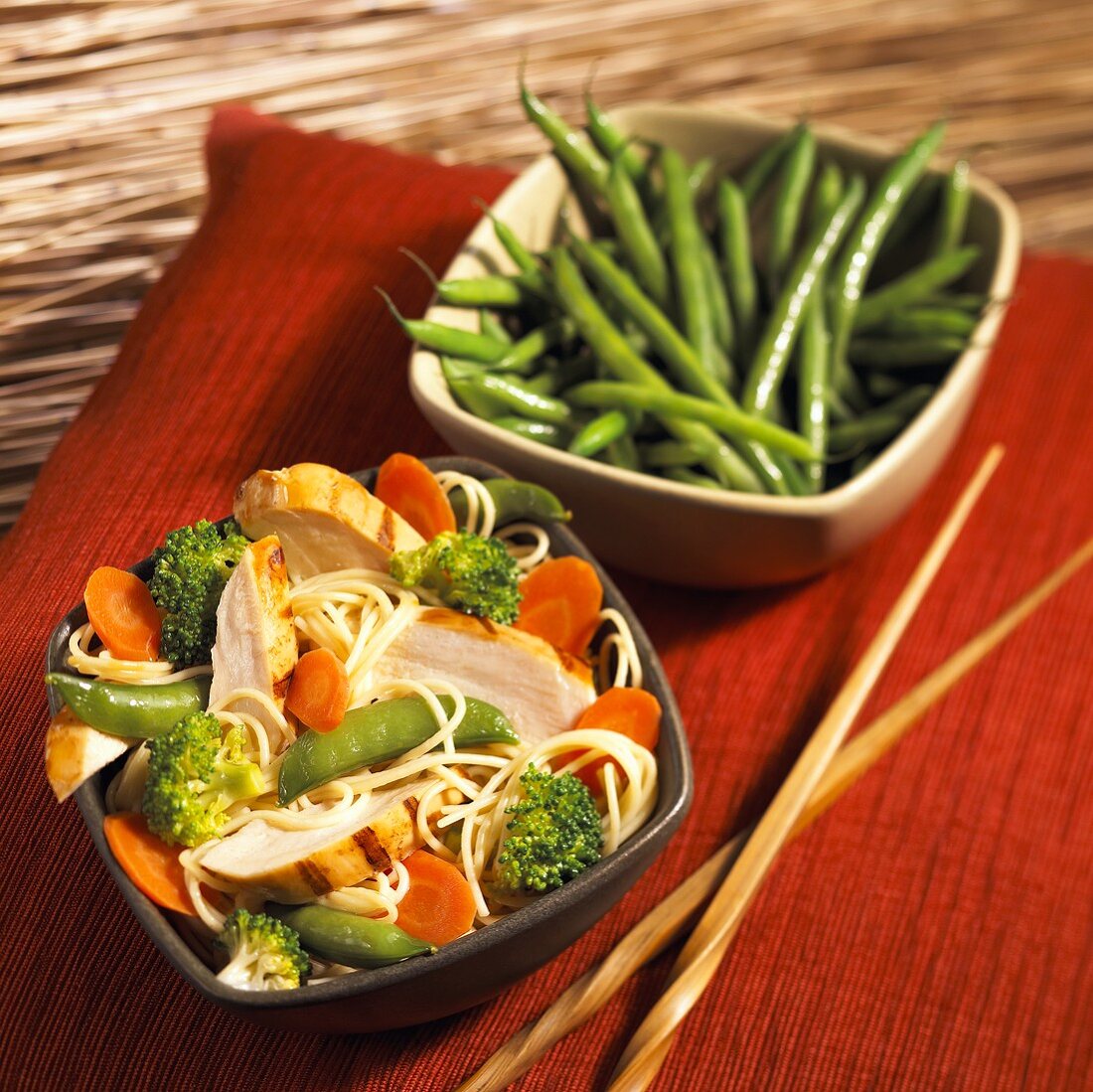 Chicken and Noodles Stir Fried with Vegetables; Green Beans
