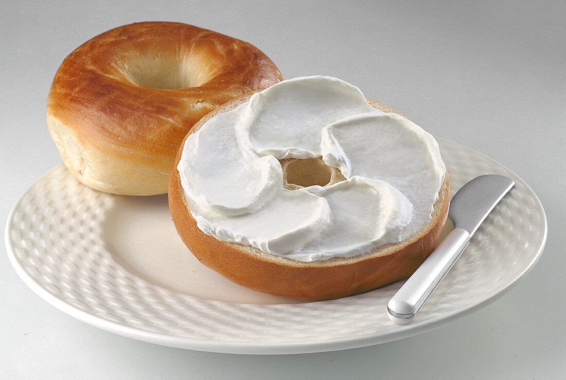 Bagel with soft cheese