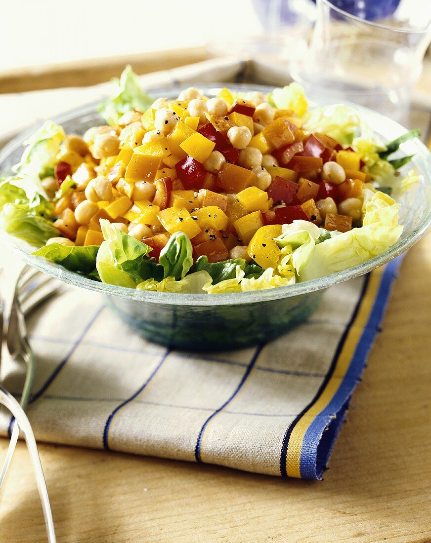 Chick-pea and pepper salad