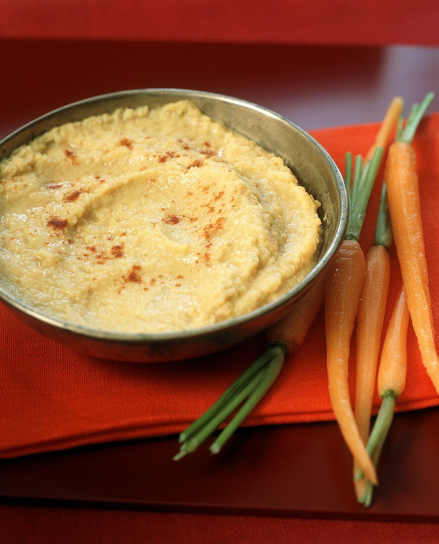 Hummus Dip with Young Carrots