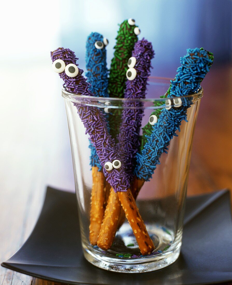 Chocolate Dipped Pretzels for Halloween