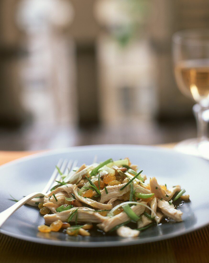 Hähnchensalat mit grünen Bohnen und Sultaninen