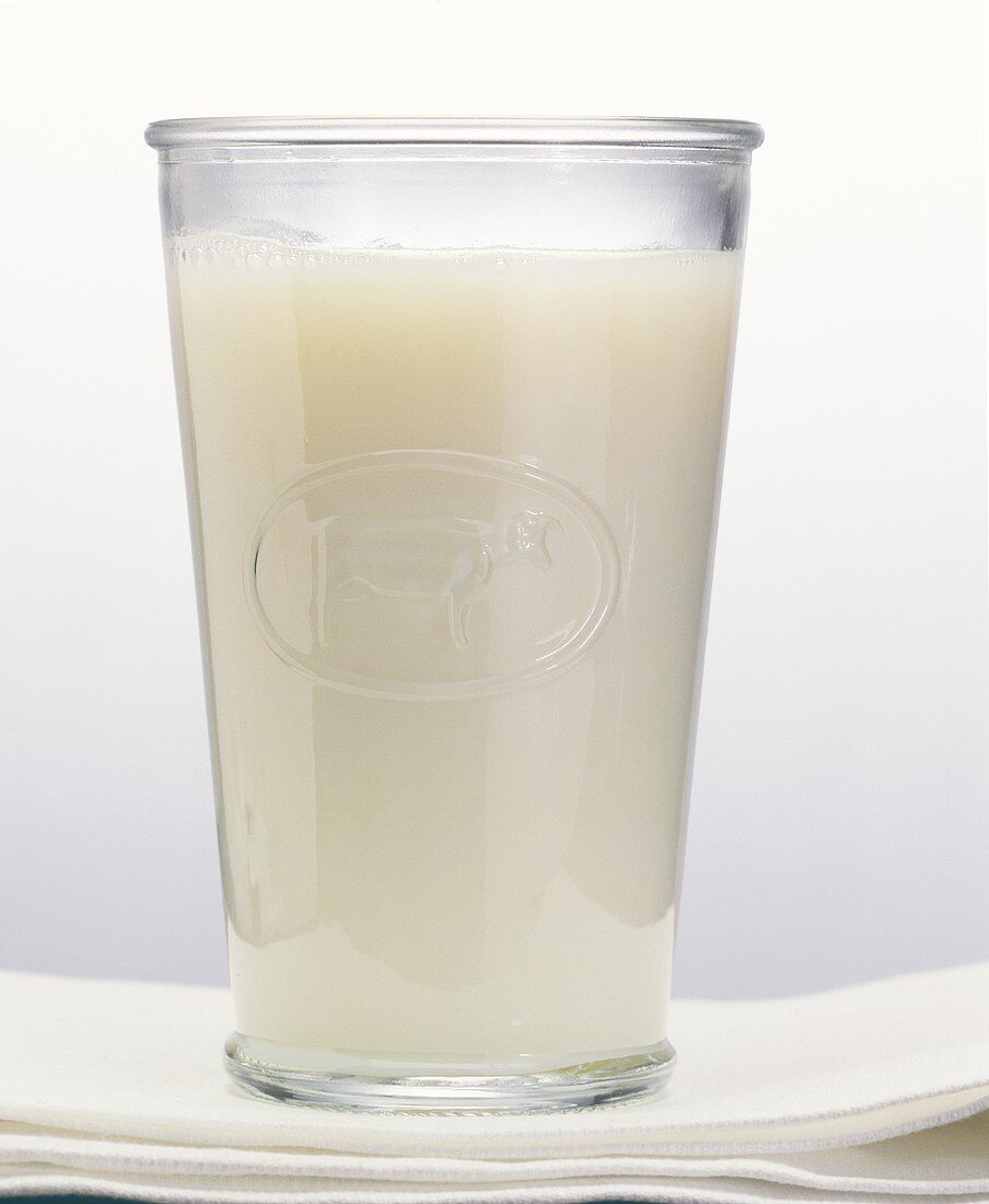 Frische Milch in einem Glas