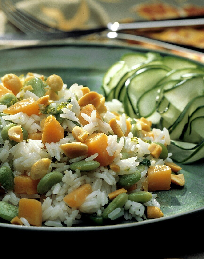 Reissalat mit dicken Bohnen, Kürbis und Nüssen