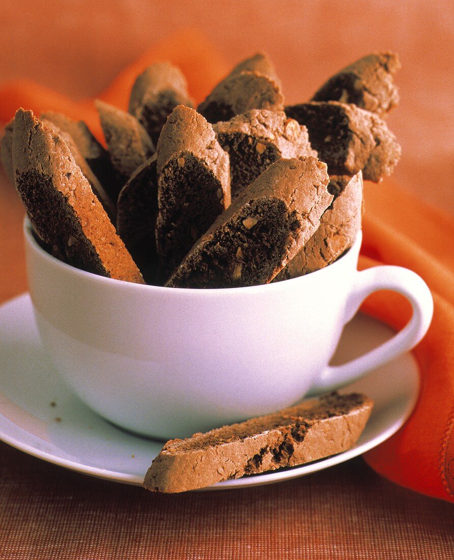 Biscotti neri (Schokolade-Haselnuss-Kekse, Italien)