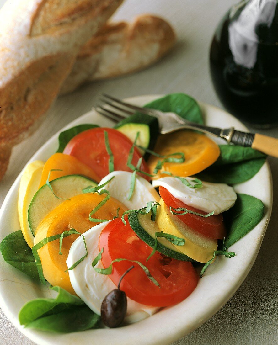 Caprese con la zucchina (Tomaten, Mozzarella & Zucchini)