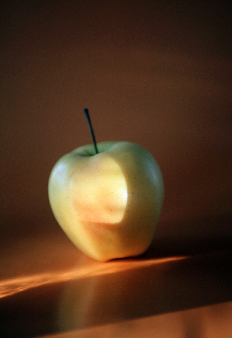 Ein Golden Delicious Apfel