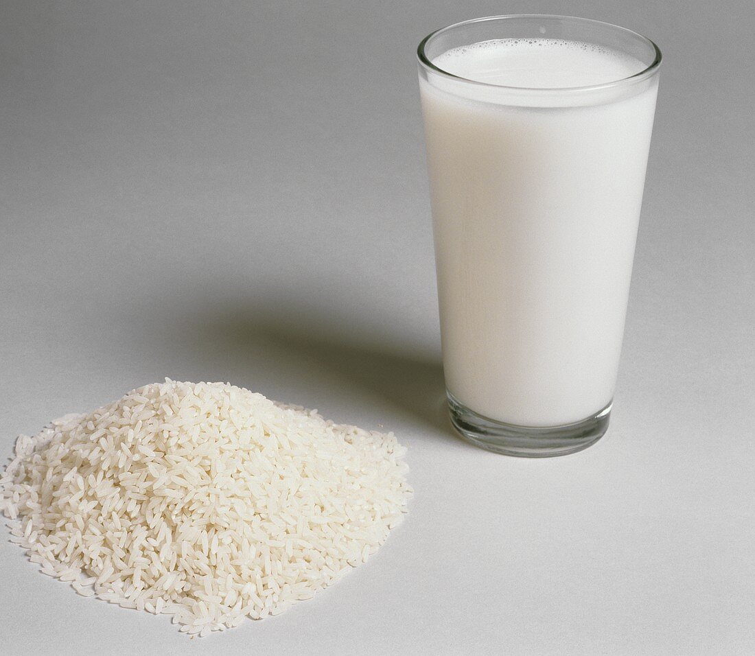 Rice Milk with a Pile of White Rice