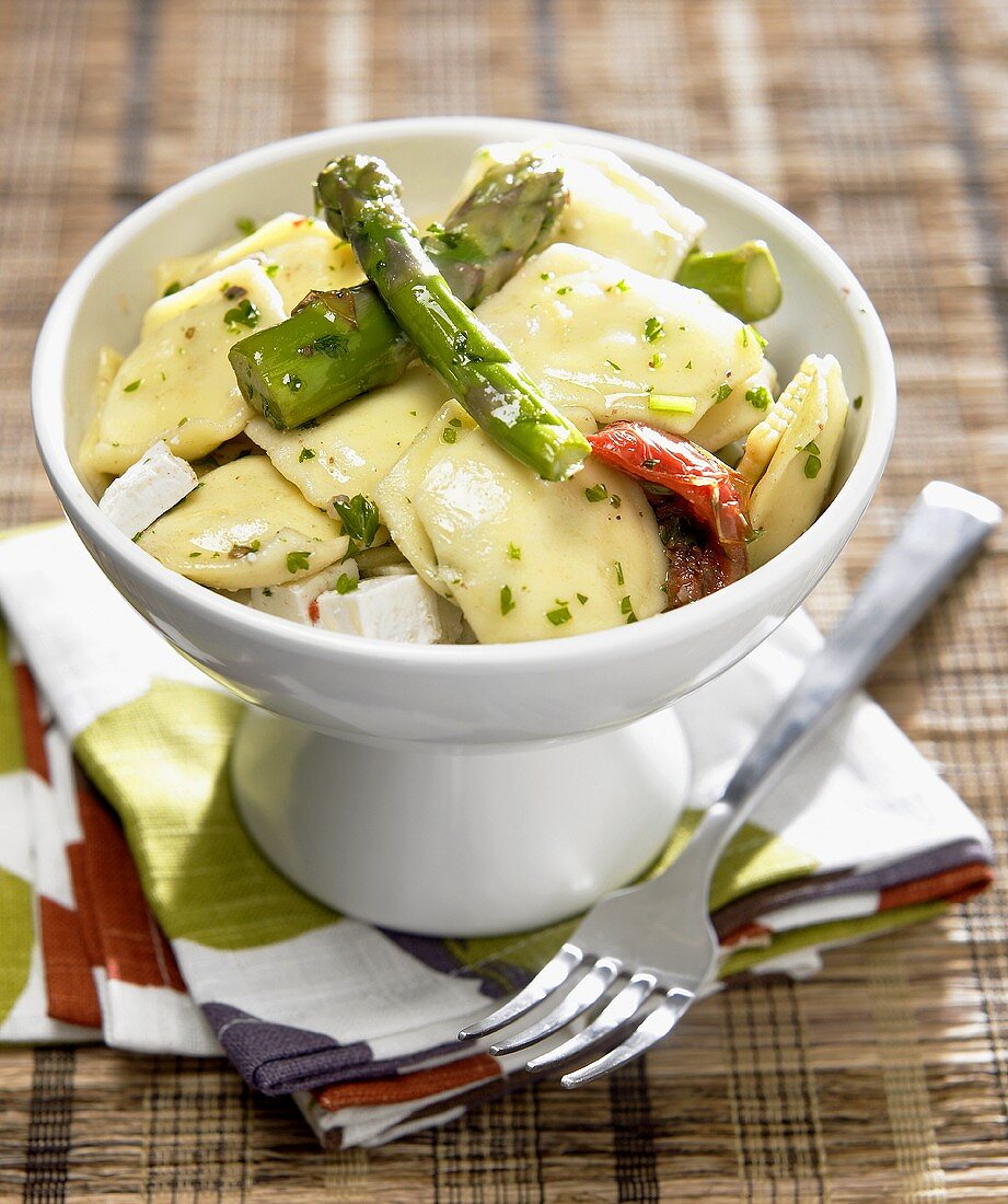 Ravioli with green asparagus and feta