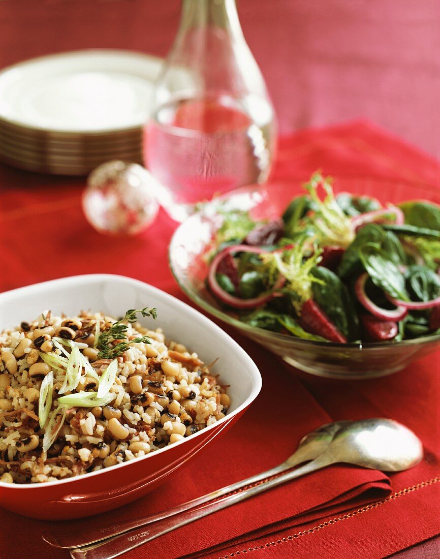 Reissalat mit Bohnen und grüner Salat